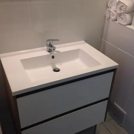 Jolie Maison Dans Résidence Privée, Terrasse, 2 Chambres *